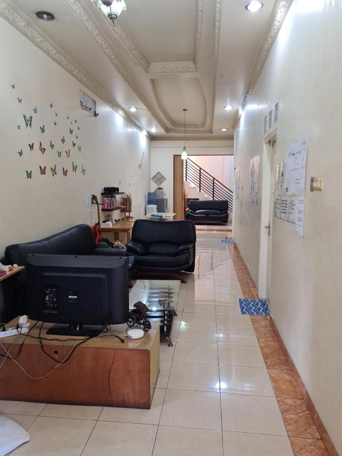 Traveller Home Tangerang Exterior photo