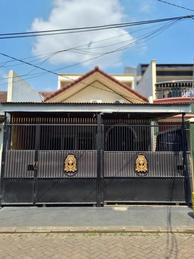Traveller Home Tangerang Exterior photo