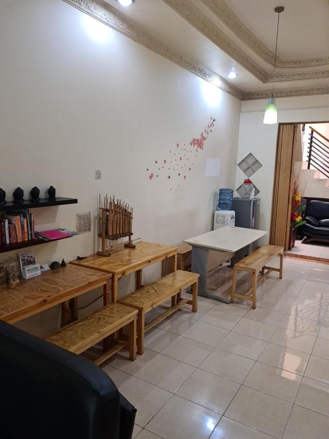 Traveller Home Tangerang Exterior photo