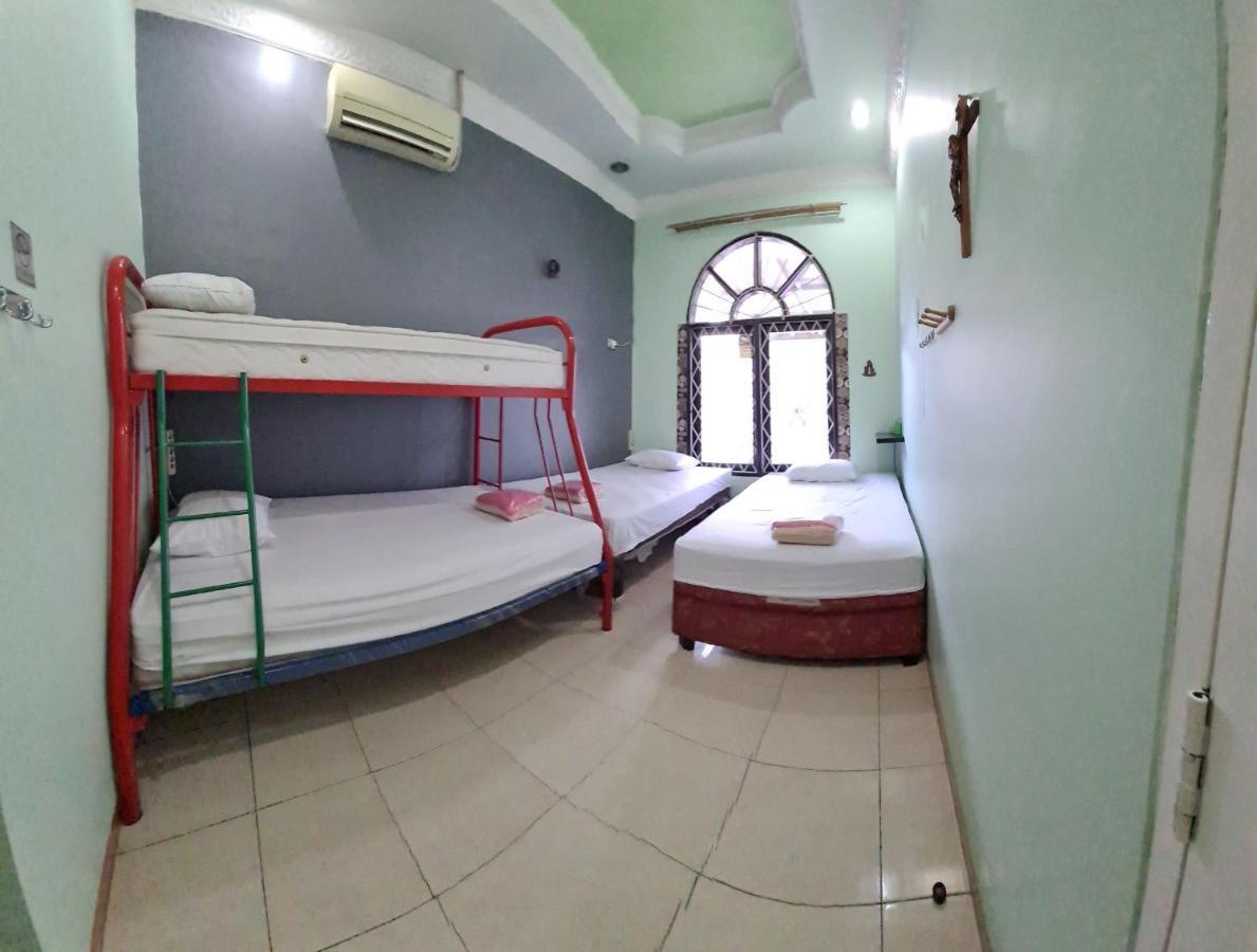 Traveller Home Tangerang Exterior photo